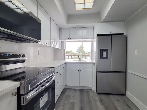 9401 SW 4th St APT 202, Miami, FL 33174