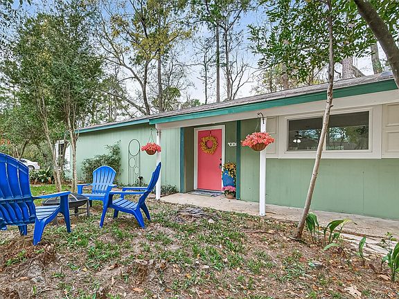 2nd image of 1 Laurel Oak Pl E