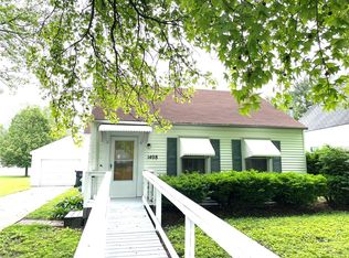1408 S 15th St, Mattoon, IL 61938