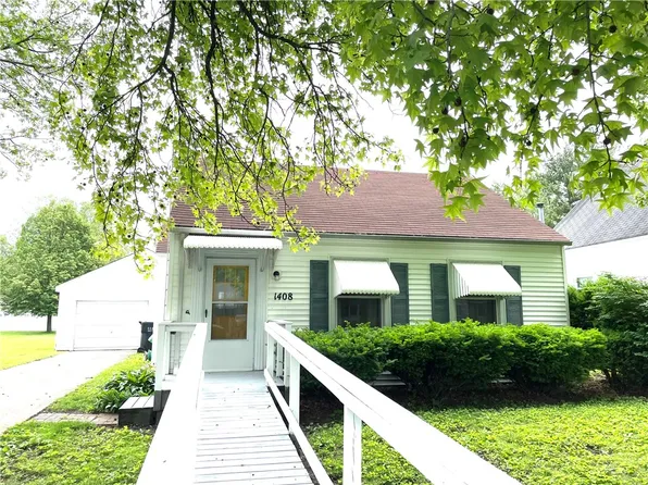 1408 S 15th St, Mattoon, IL 61938