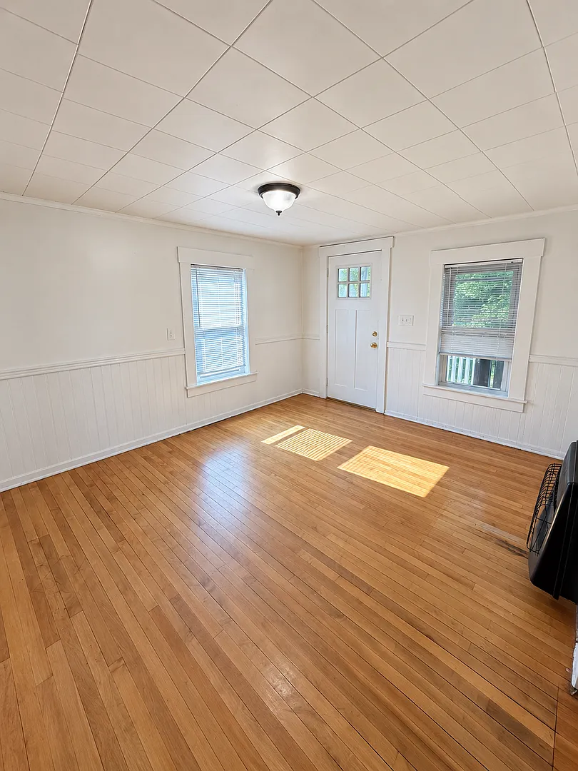 82 W Fourth Street — Photo 3
