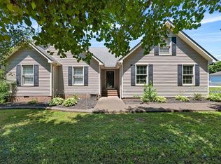 502 Green Valley Dr, Russellville, KY 42276