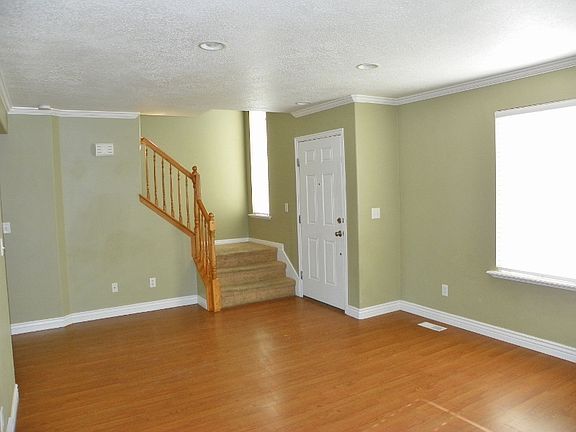 2nd image of 3226 W Davencourt Cir