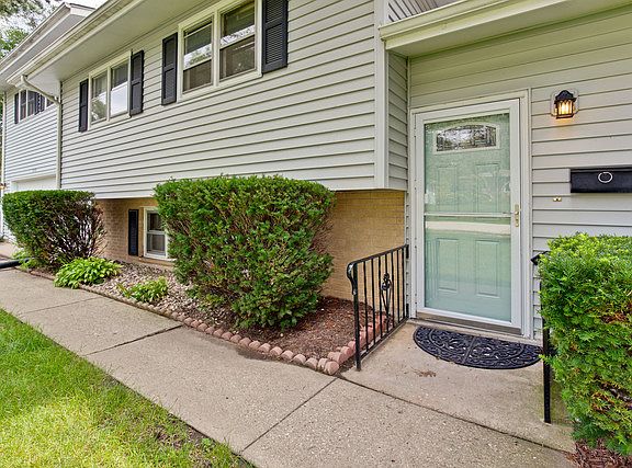 2nd image of 537 Dawn Cir