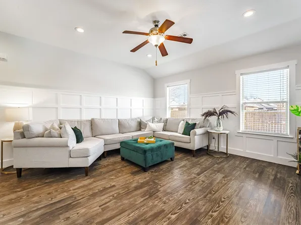 670 Morningside Dr, Centerton, AR 72719