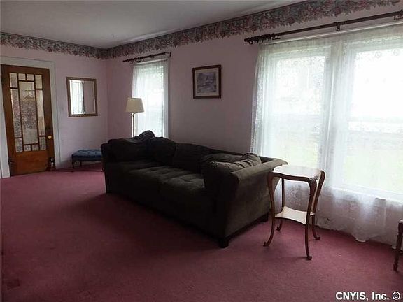 3rd image of 349 Wainwright Ave