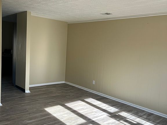3rd image of 4006 Fawnhill Ln #1