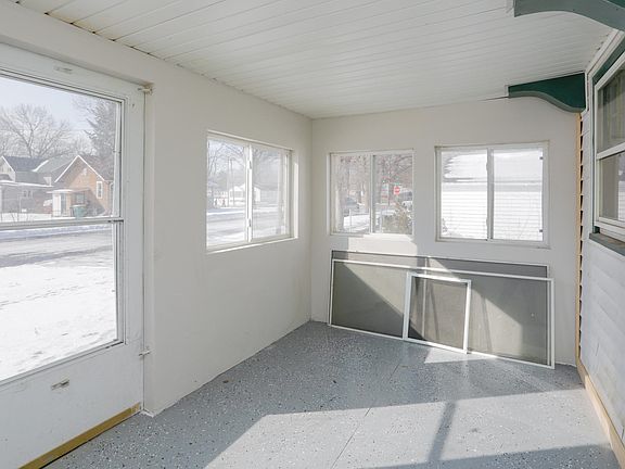 11 Verona Ave-103