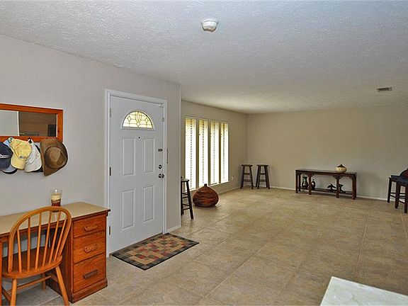 4th image of 3807 Glen Ivy Dr