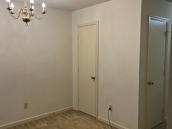 5th image of 5649 Hornaday Rd