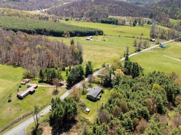 90 Terrys Mill Rd, Laurel Fork, VA 24352