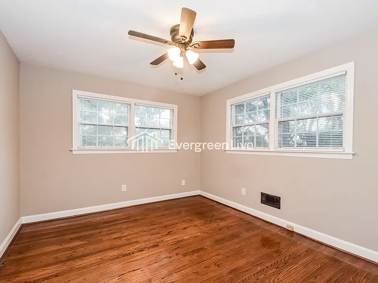 1501 Romain Dr — Photo 11