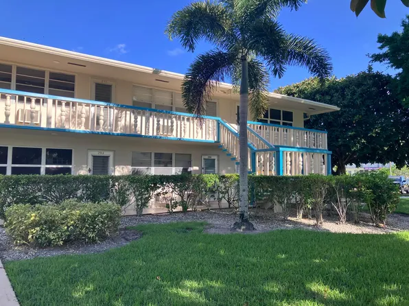 202 Camden I, West Palm Beach, FL 33417