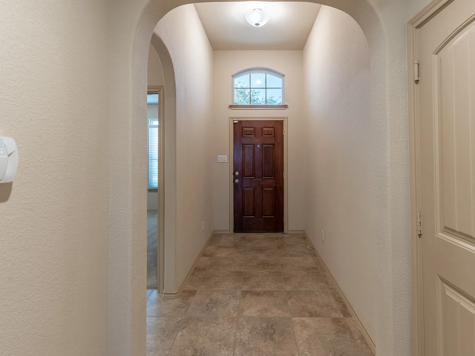 Spacious 4-Bedroom Home with Modern Amenities for Rent in Saginaw, TX — Photo 2