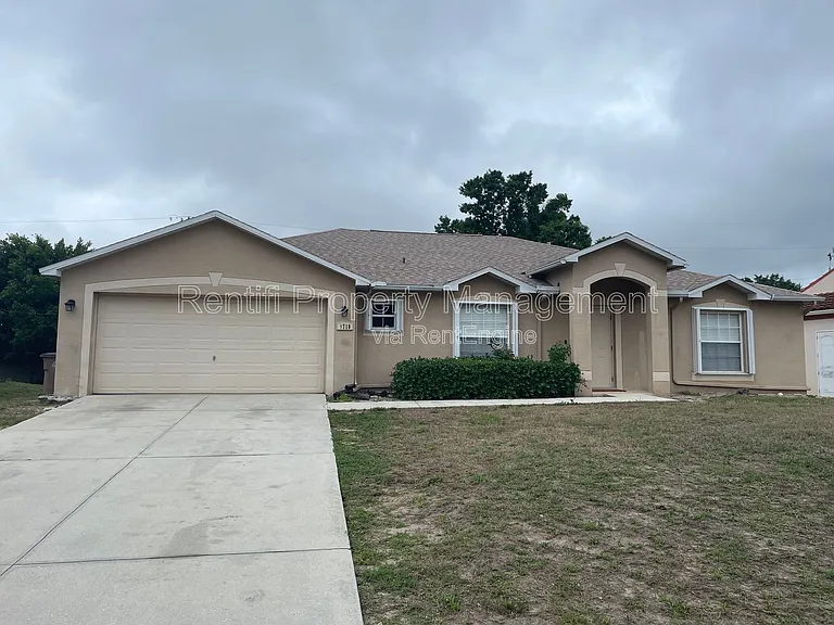 1710 SW 10th Pl — Photo 1