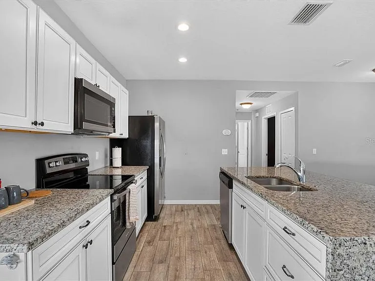 2011 Outer Dr #1 — Photo 11