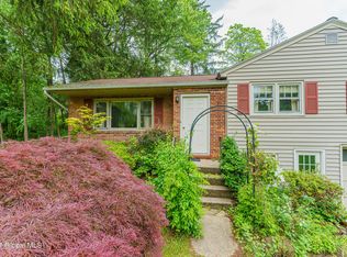 2873 River Rd, Niskayuna, NY 12309