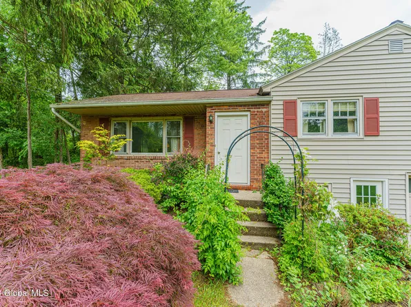 2873 River Road, Niskayuna, NY 12309