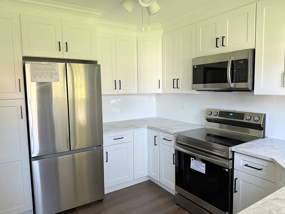 123 E 10th St #1