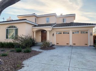 872 Clara Dr, Palo Alto, CA 94303