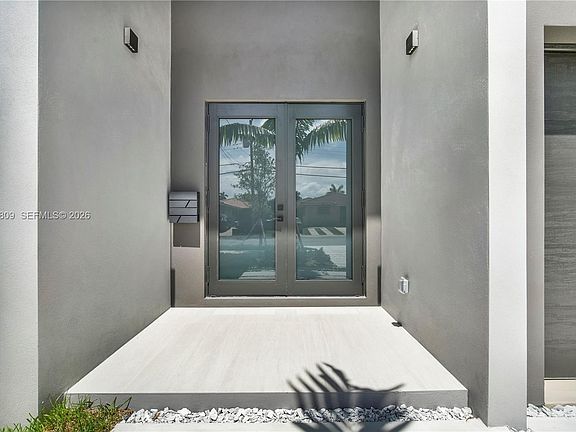 2nd image of 2889 SW 35th Ave #2887