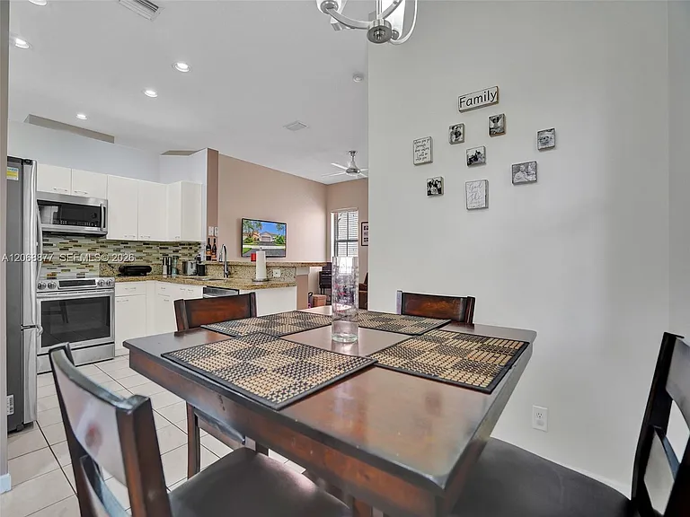 938 Bluewood Ter — Photo 32