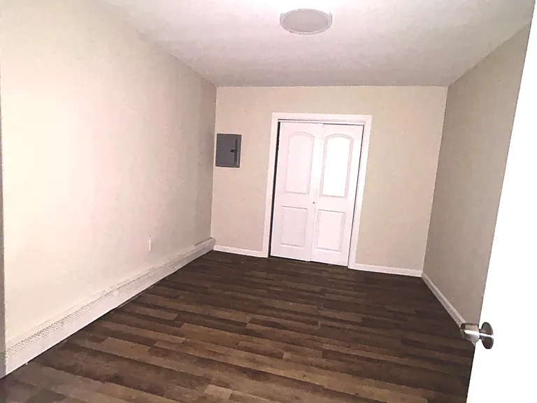 854 Main St #5 — Photo 3