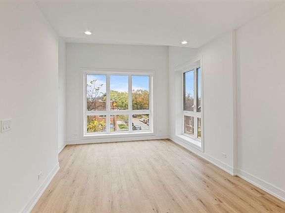 5th image of 3605 N Bell Ave #2S