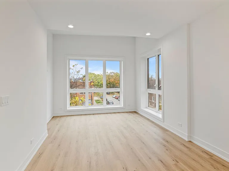 3607 N Bell Ave #3S — Photo 4