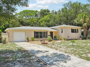 1580 Robinson Dr N, Saint Petersburg, FL 33710