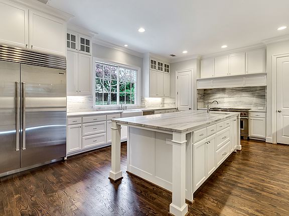 5th image of 1420 Westover Ln