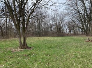 E River Rd, Sheffield Lake, OH 44054