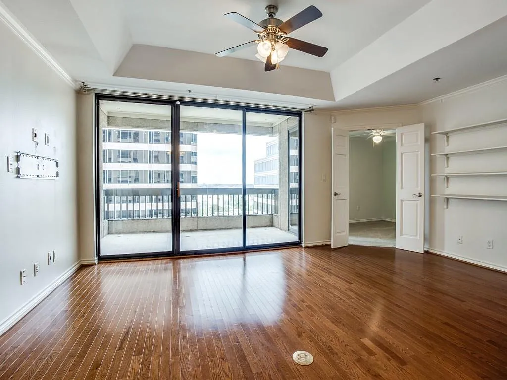 2 bed, 1387 sqft, $4,300 — Photo 2