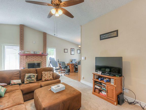 4th image of 4046 W Christy Dr