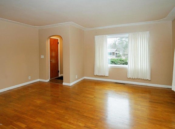 4th image of 308 Clayton Ave