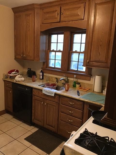 2nd image of 1038 Cedar Ave