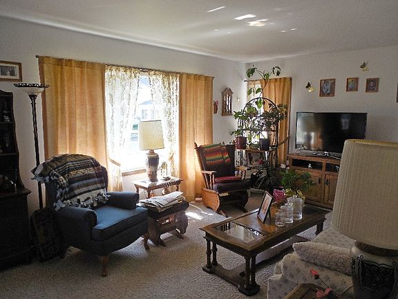 3rd image of 103 Lincoln Ave