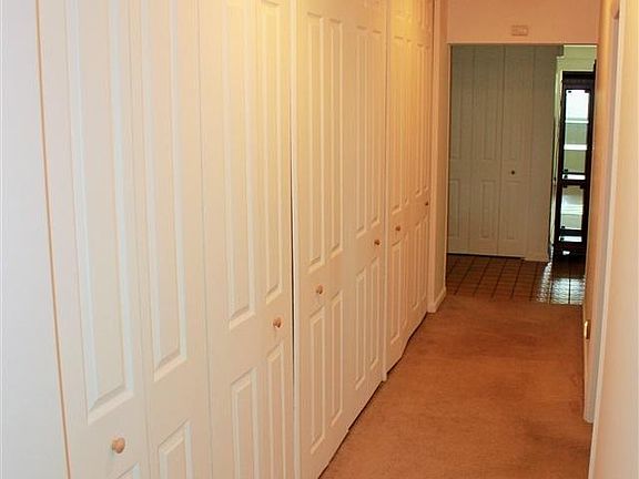 5th image of 775 Hillview Dr