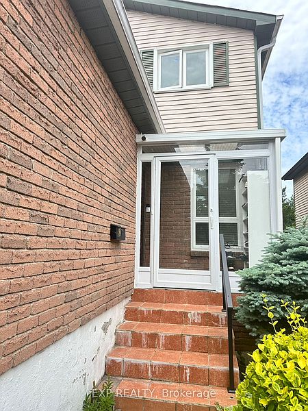 Toronto House for rent - 5 Bedrooms — photo 9