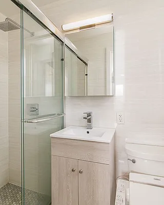 Sold by Remax City Square | media 7