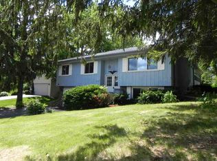 76 Delburne Dr, Davis, IL 61019