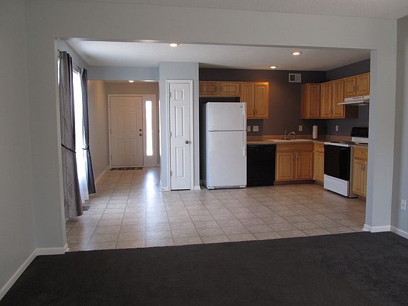 3rd image of 13023 Everett Ct