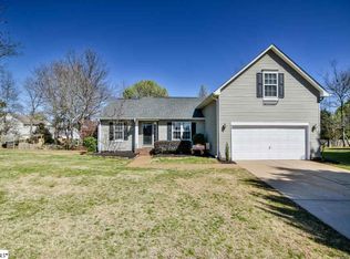 4 Cresswell Ct, Mauldin, SC 29662