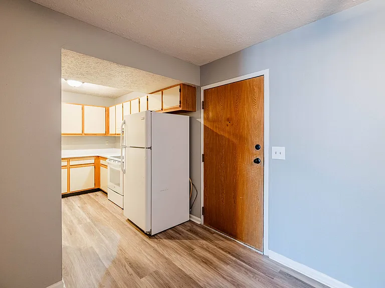 Applewood Pointe Apartments — Photo 21