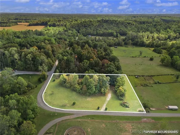 6066 S Roselawn Drive, Hardinsburg, IN 47125