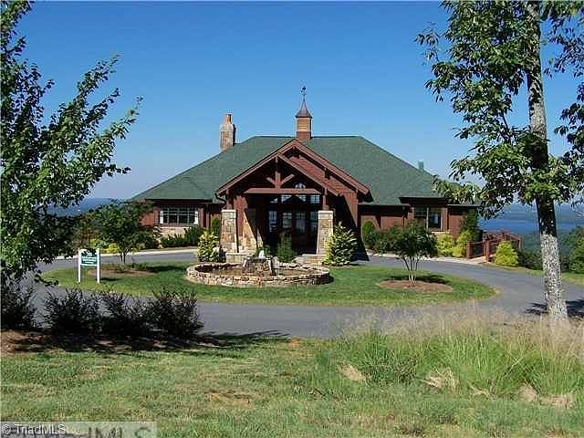 2nd image of 2852 Sierra Trace Rd