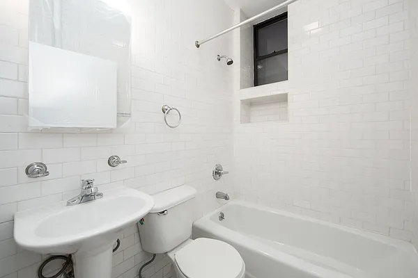 Rented by R New York | media 24