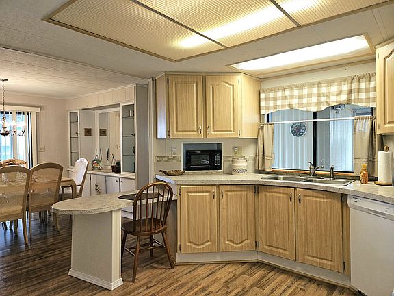 5th image of 1182 Pioneer Cir #25