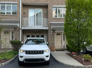 638 Valley Brook Ave, Lyndhurst, NJ 07071