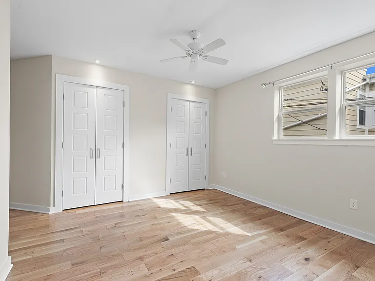 335 S Chester St — Photo 15